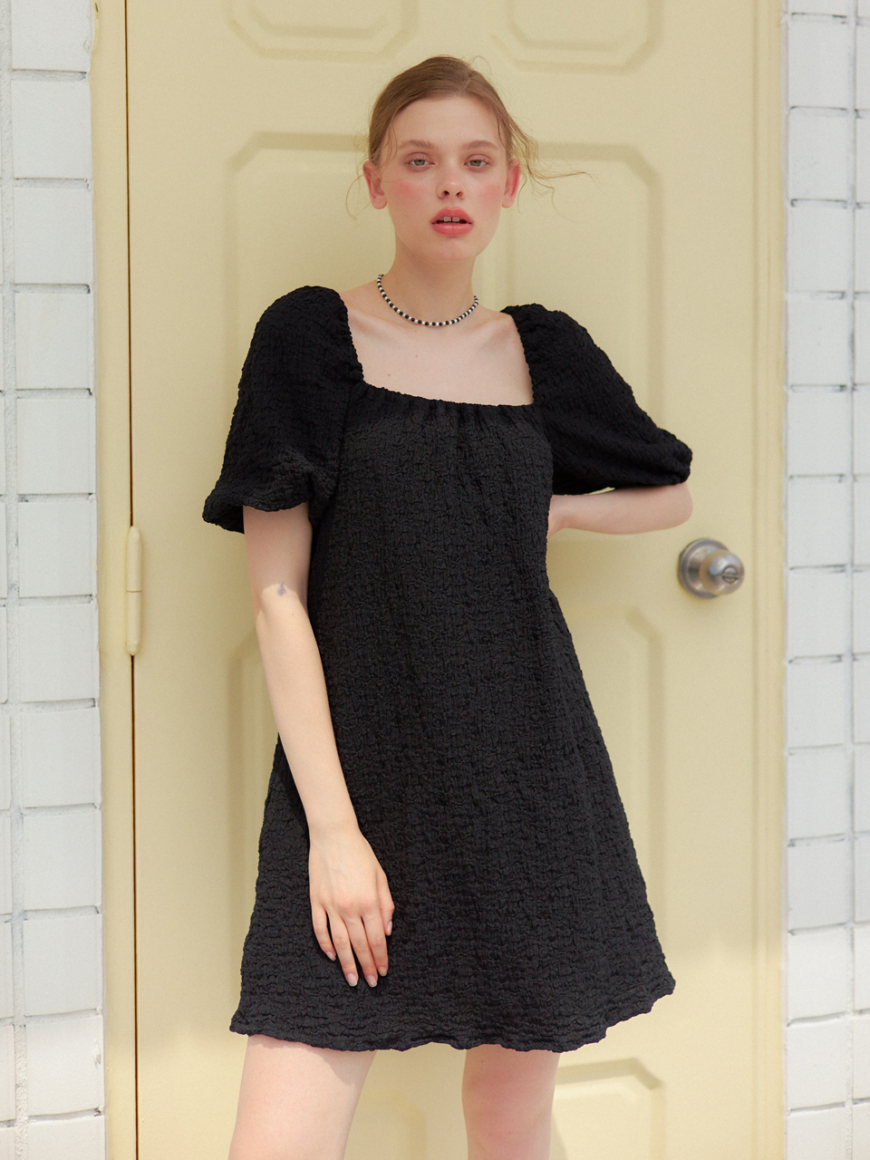 WRINKLE PUFF SLEEVES ONEPIECE_BLACK