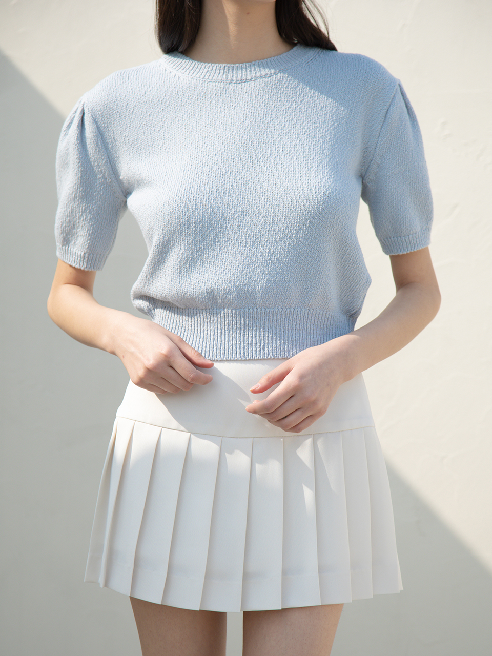 GLOSSY PLEATS MINI SKIRT_IVORY
