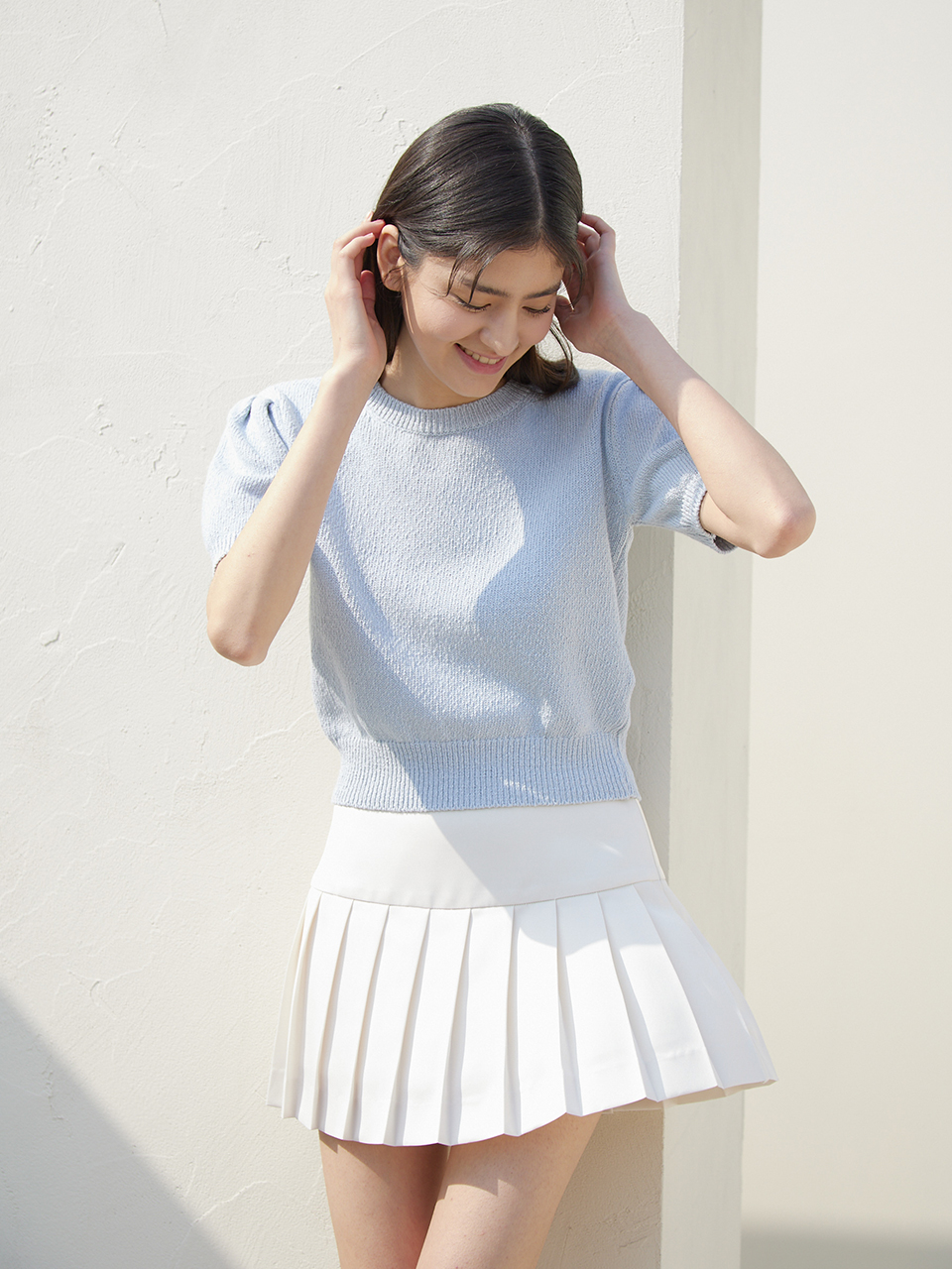 GLOSSY PLEATS MINI SKIRT_IVORY