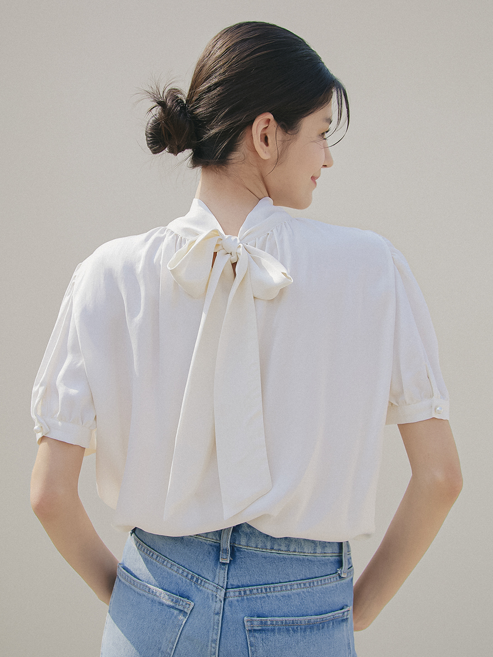 BACK TIE HALF SLEEVES BLOUSE_CREAM