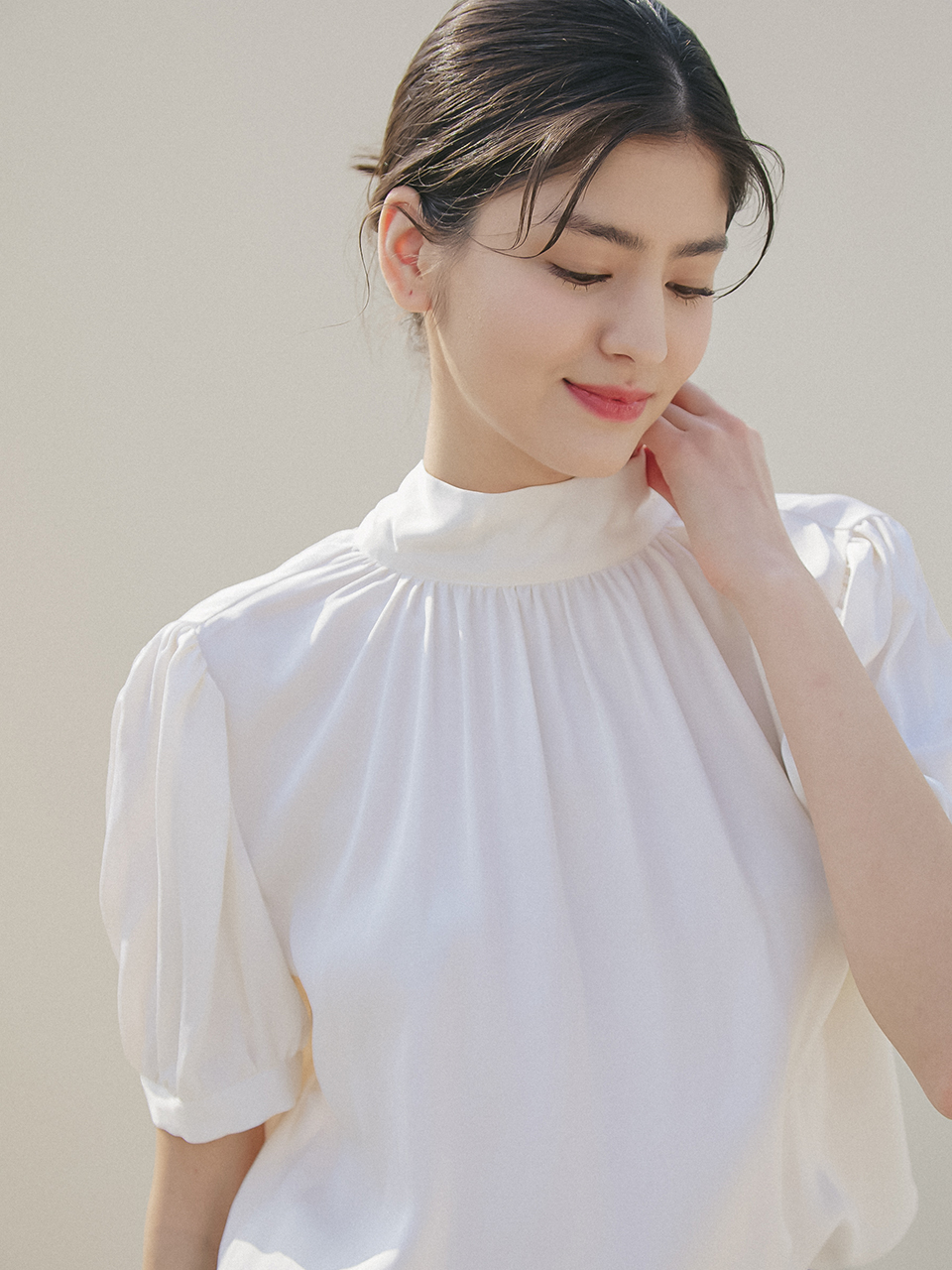 BACK TIE HALF SLEEVES BLOUSE_CREAM