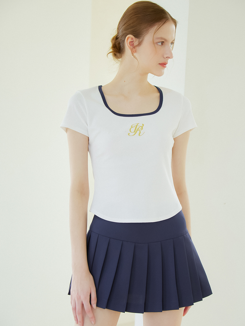 GLOSSY PLEATS MINI SKIRT_NAVY