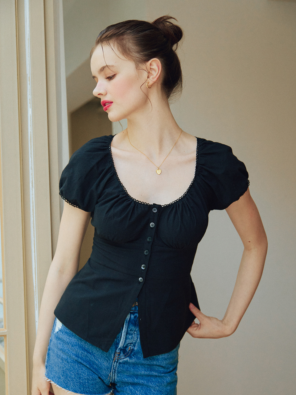 SCOOP NECK SHIRRING BLOUSE_2COLOR