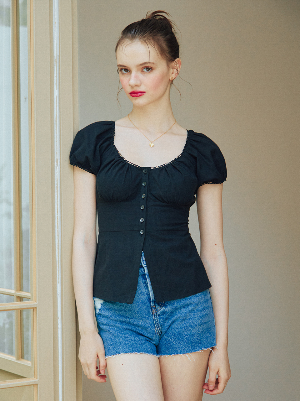 SCOOP NECK SHIRRING BLOUSE_2COLOR