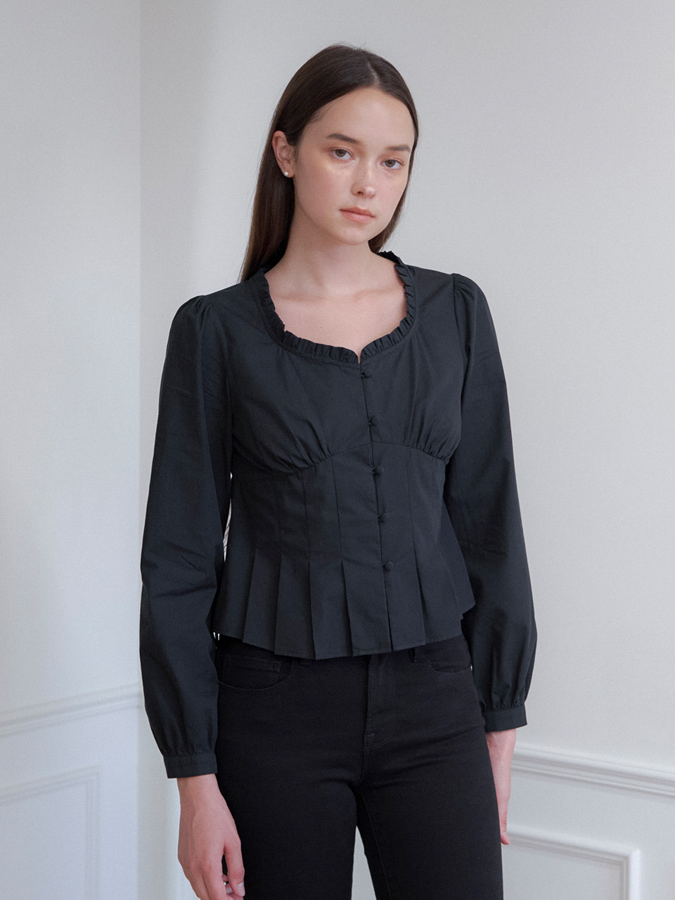 PLEATS DETAIL HEART NECK BLOUSE_BLACK