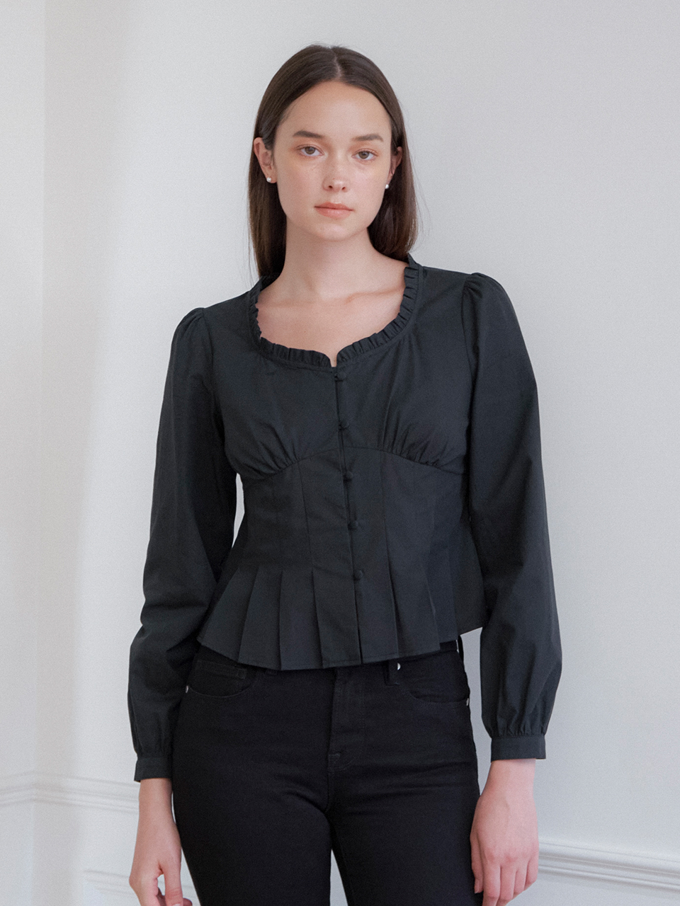 PLEATS DETAIL HEART NECK BLOUSE_BLACK