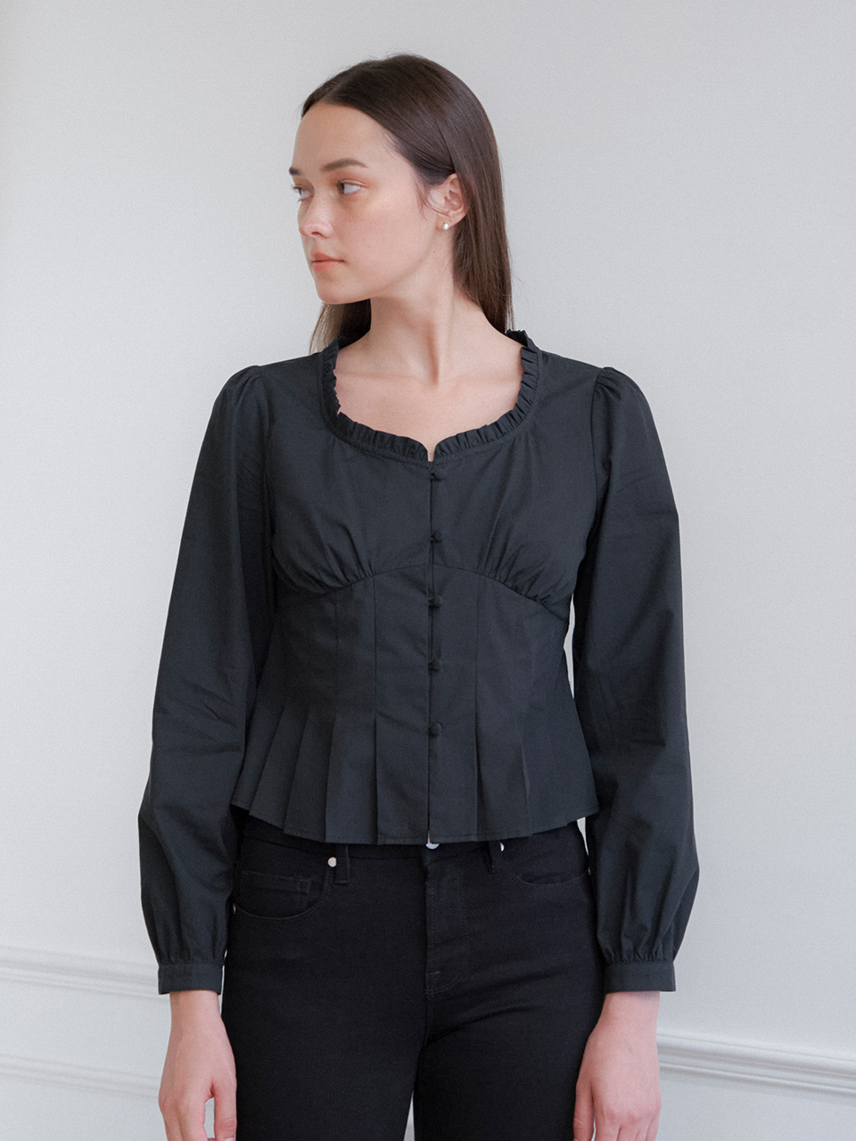 PLEATS DETAIL HEART NECK BLOUSE_BLACK