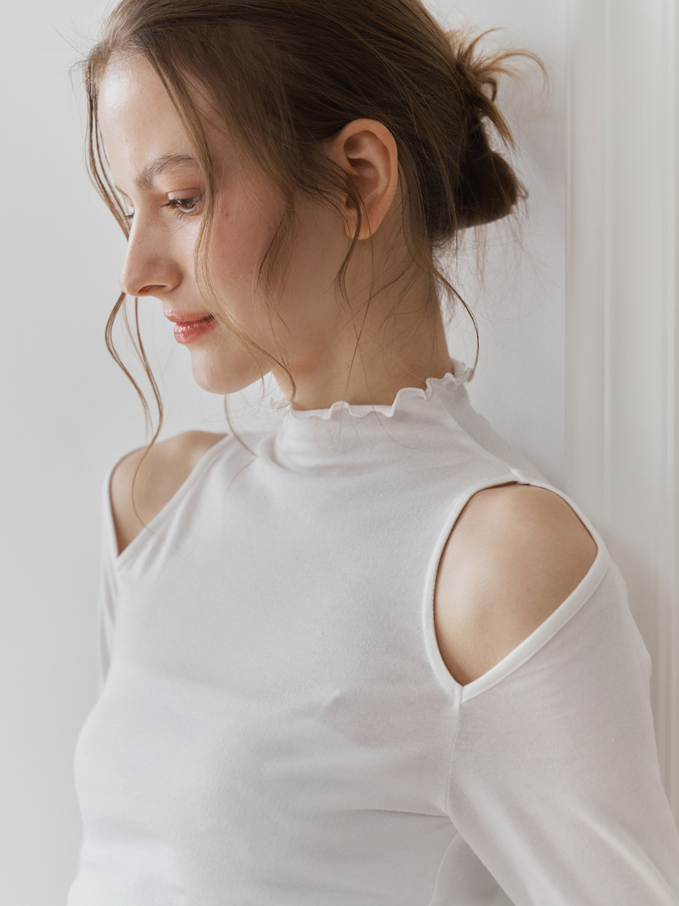 WAVE LINE SHOULDER SLIT T-SHIRT_2COLOR