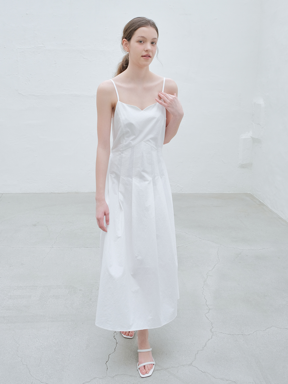 PLEATS CAMI MAXI DRESS_WHITE