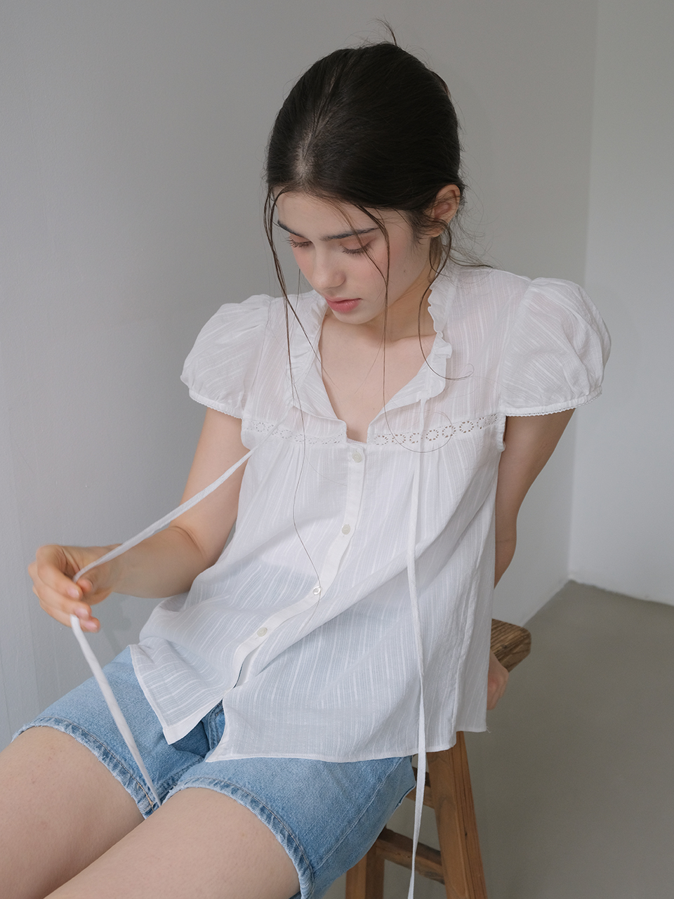MINI RUFFLE LACE TRIM HALF SLEEVE BLOUSE_WHITE