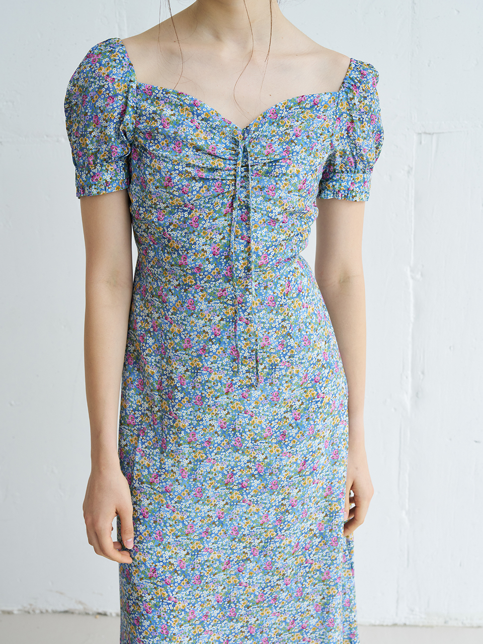 SUSHA HEART NECK FLORAL MIDI ONEPIECE_BLUE