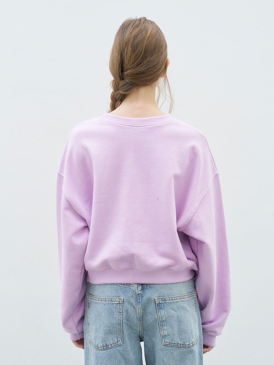 LETTERING CROP SWEATSHIRT_2COLOR