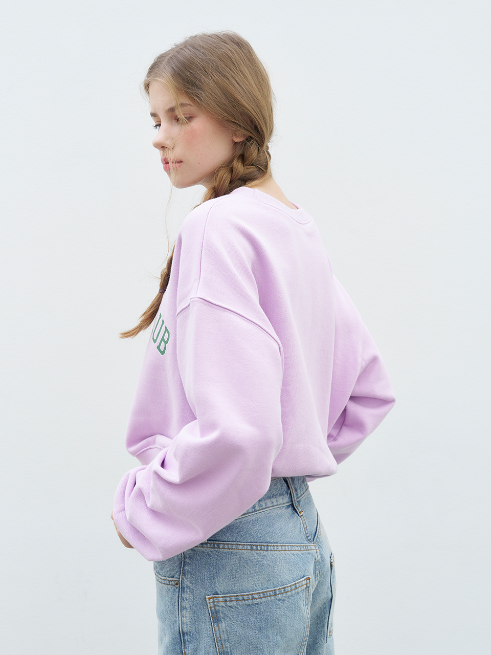 LETTERING CROP SWEATSHIRT_2COLOR