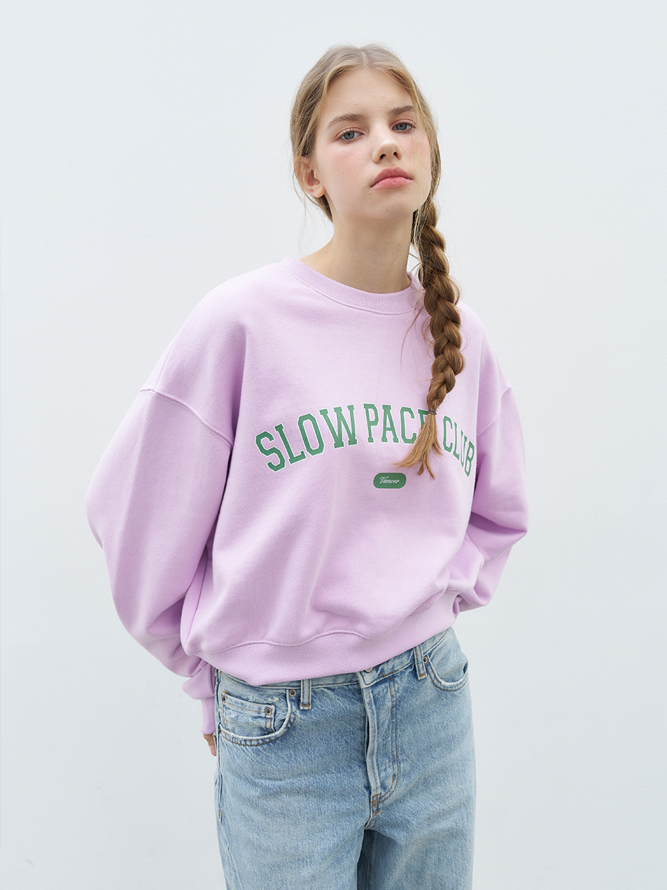 LETTERING CROP SWEATSHIRT_2COLOR