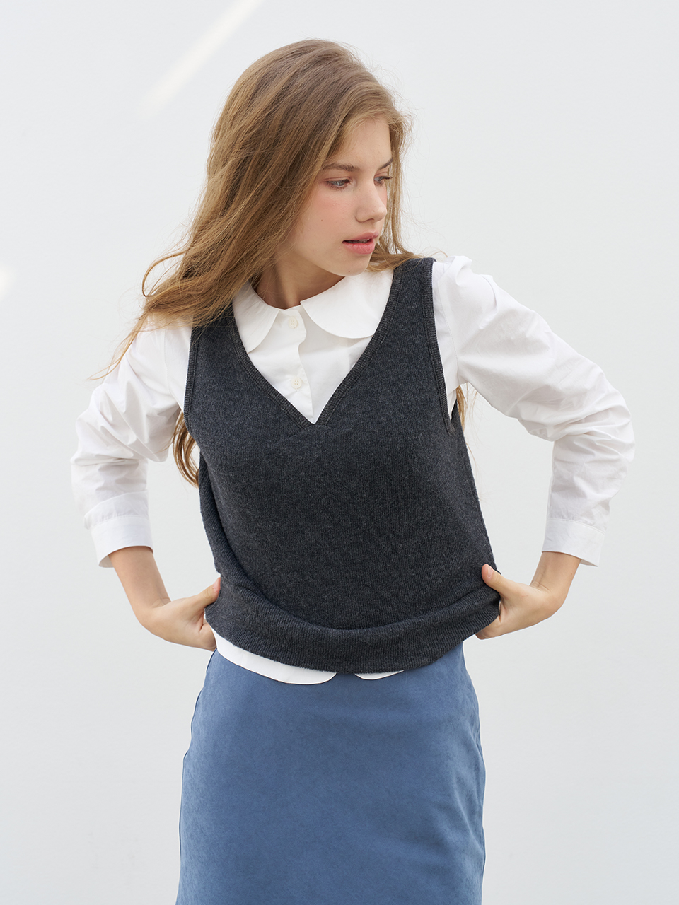 HEART NECK VEST_CHARCOAL