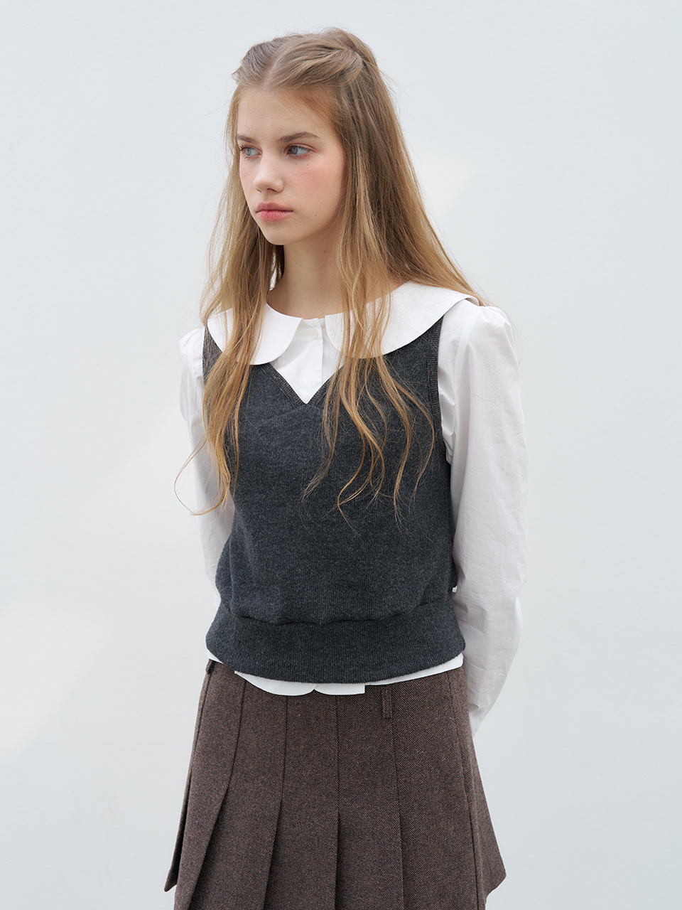 HEART NECK VEST_CHARCOAL
