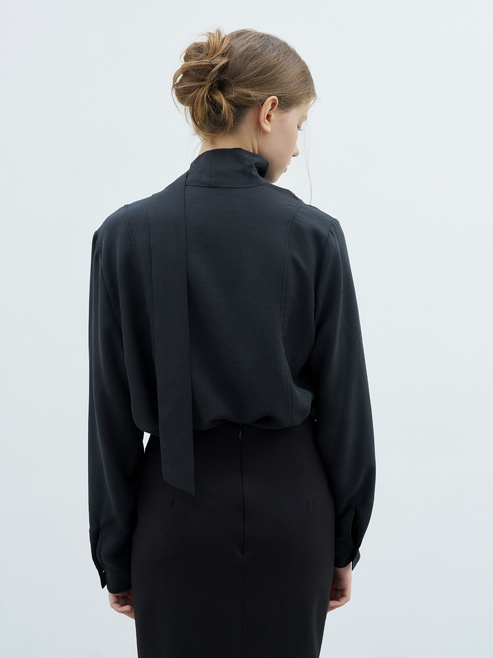 LONG SLEEVE TIE BLOUSE_CHARCOAL