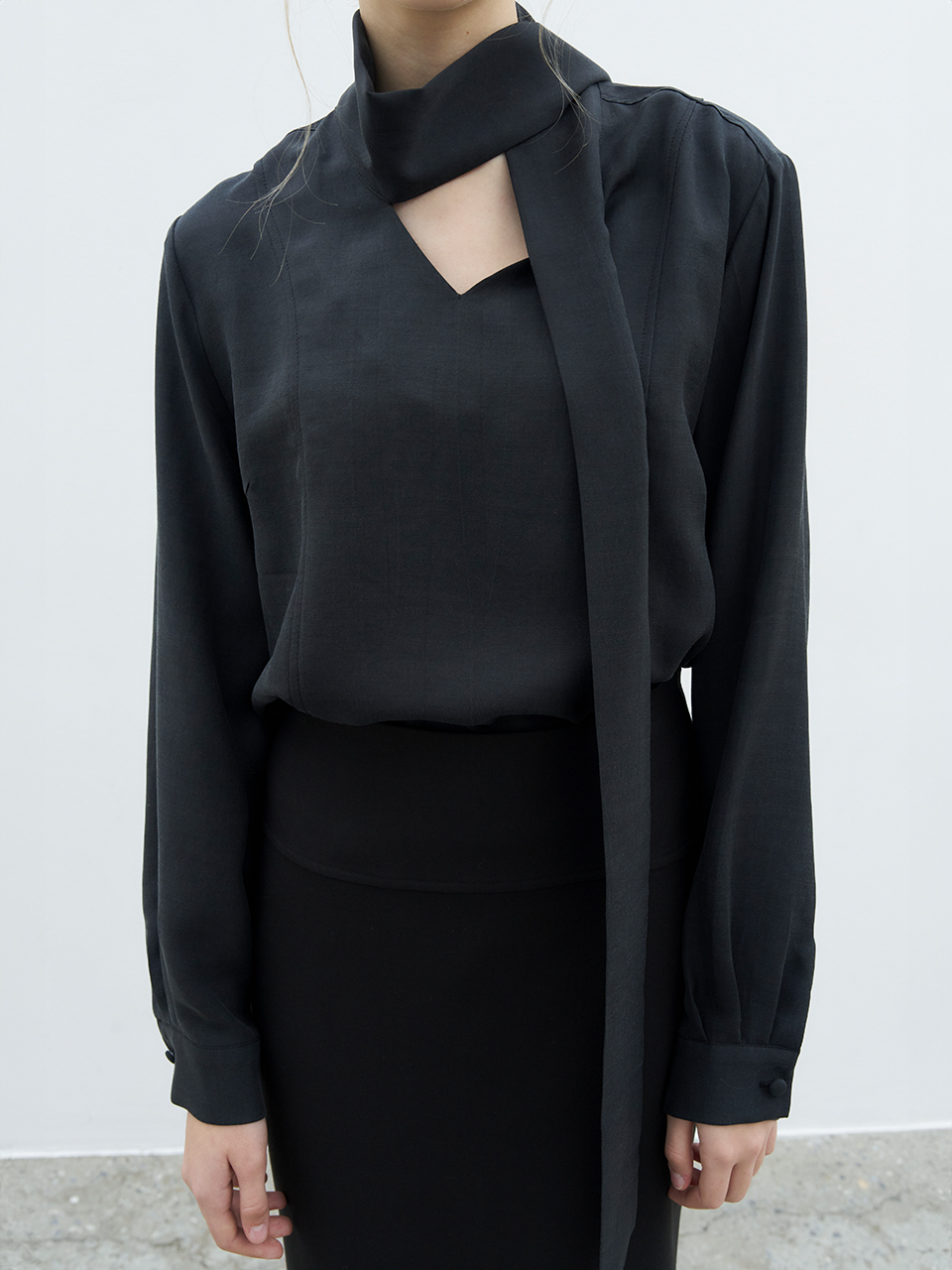 LONG SLEEVE TIE BLOUSE_CHARCOAL