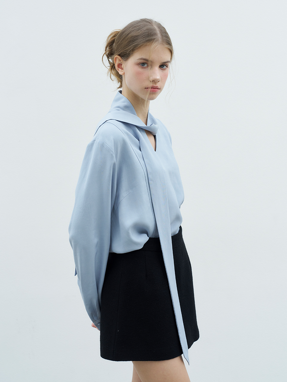 LONG SLEEVE TIE BLOUSE_SKY BLUE