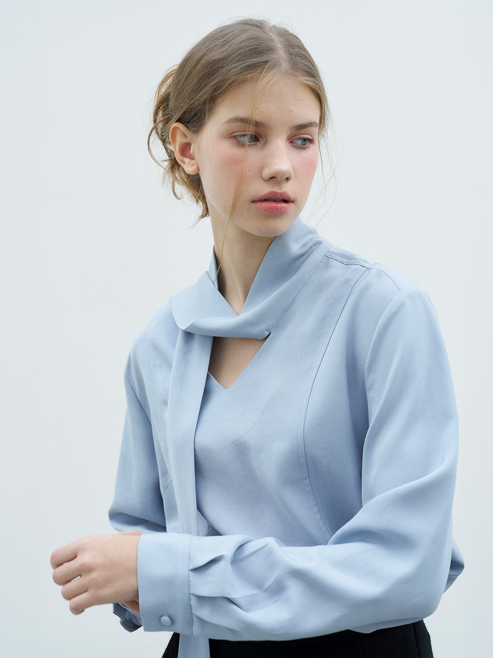 LONG SLEEVE TIE BLOUSE_SKY BLUE