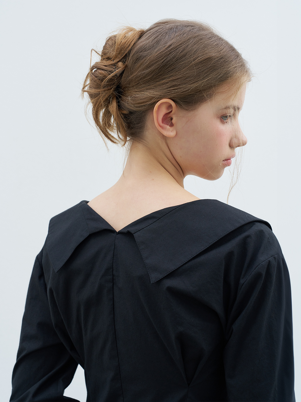 COLLAR POINT WRAP BLOUSE_BLACK