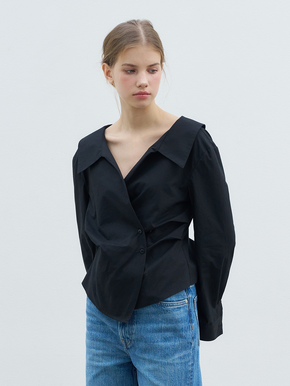 COLLAR POINT WRAP BLOUSE_BLACK