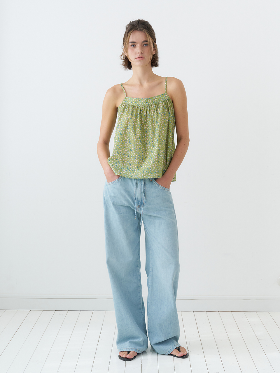 FLORAL STRAP SLEEVELESS BLOUSE_GREEN