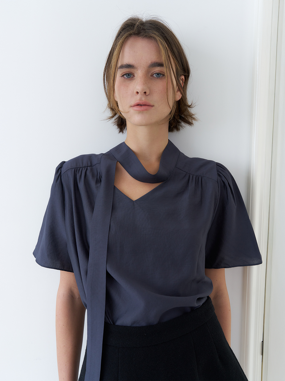 HALF SLEEVE TIE BLOUSE_CHARCOAL