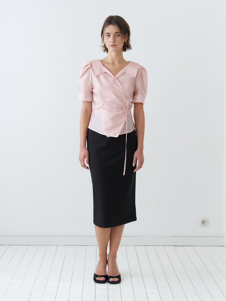 PUFF SLEEVE GLOSSY COLLAR WRAP BLOUSE_PINK