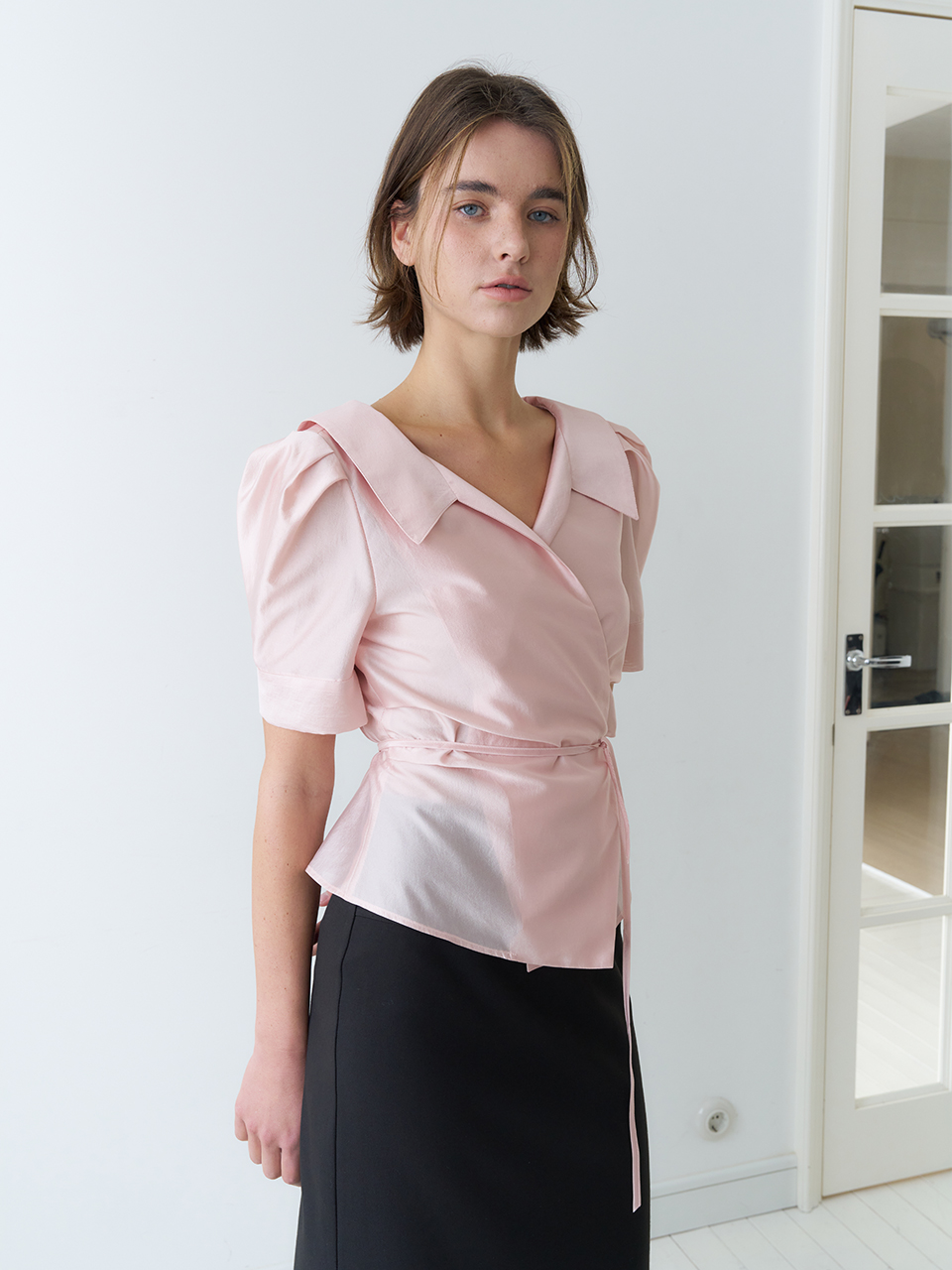 PUFF SLEEVE GLOSSY COLLAR WRAP BLOUSE_PINK