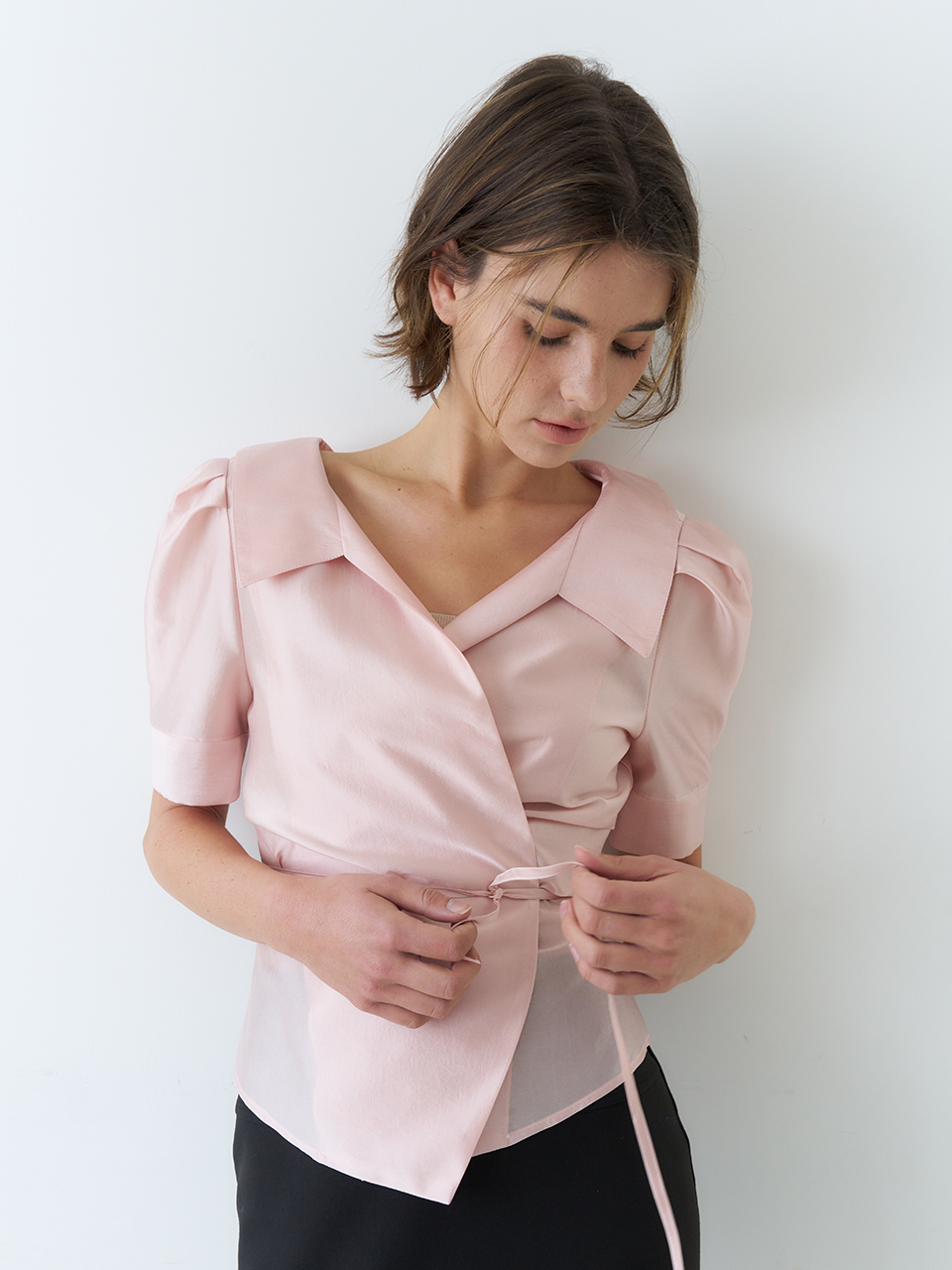 PUFF SLEEVE GLOSSY COLLAR WRAP BLOUSE_PINK