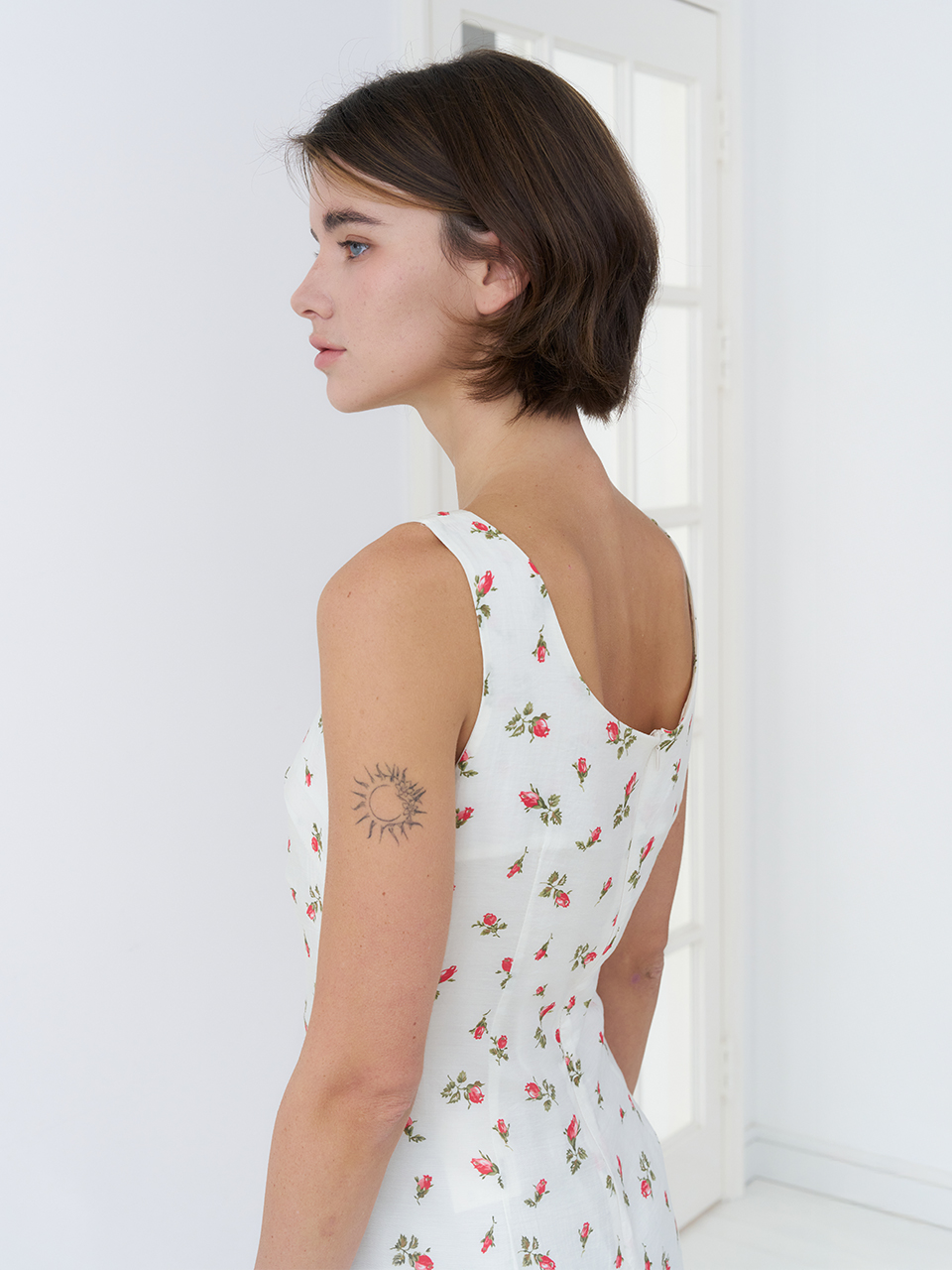 SLEEVELESS FLORAL ONEPIECE_IVORY