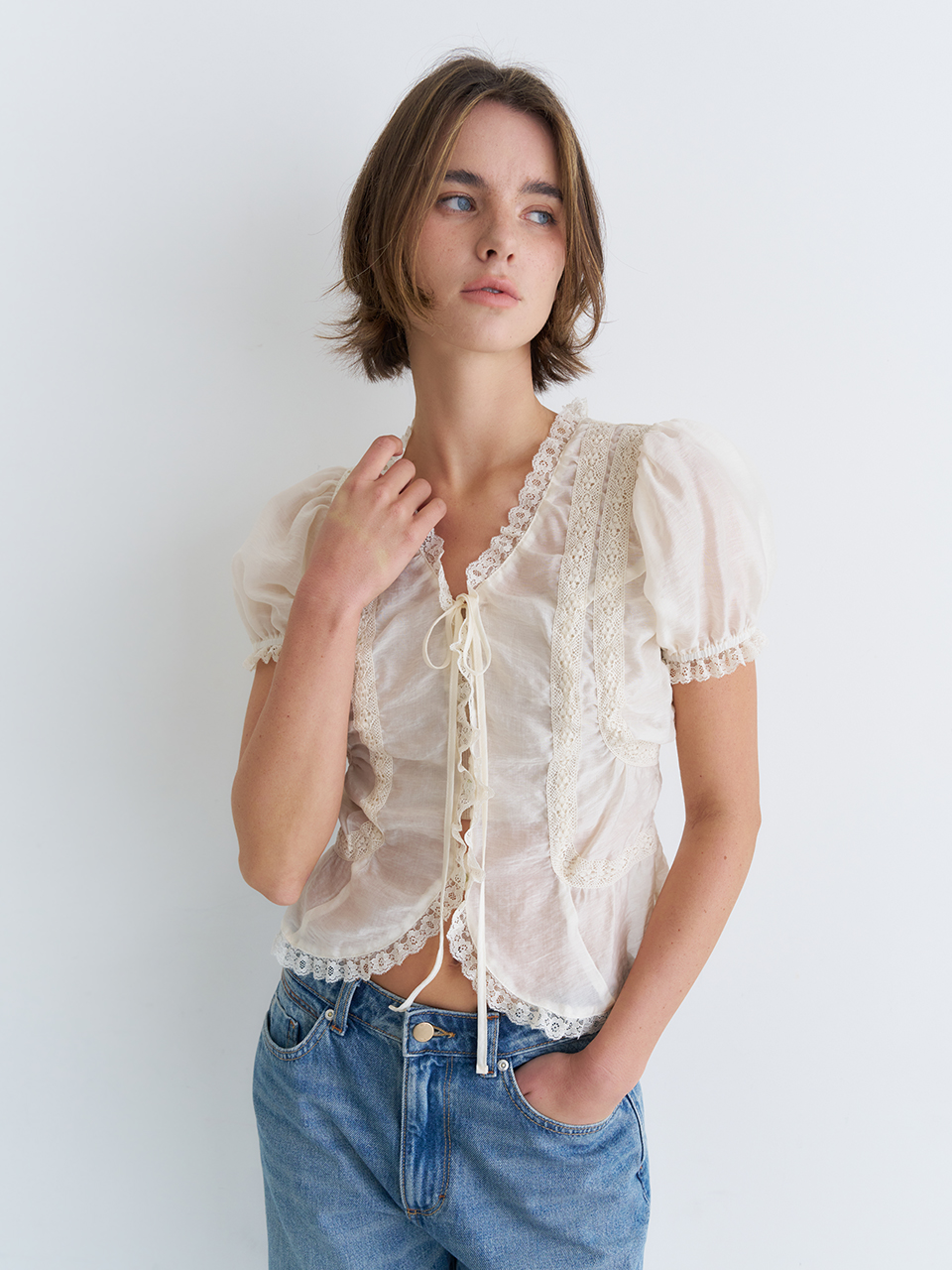 PUFF SLEEVE LACE POINT BLOUSE_CREAM