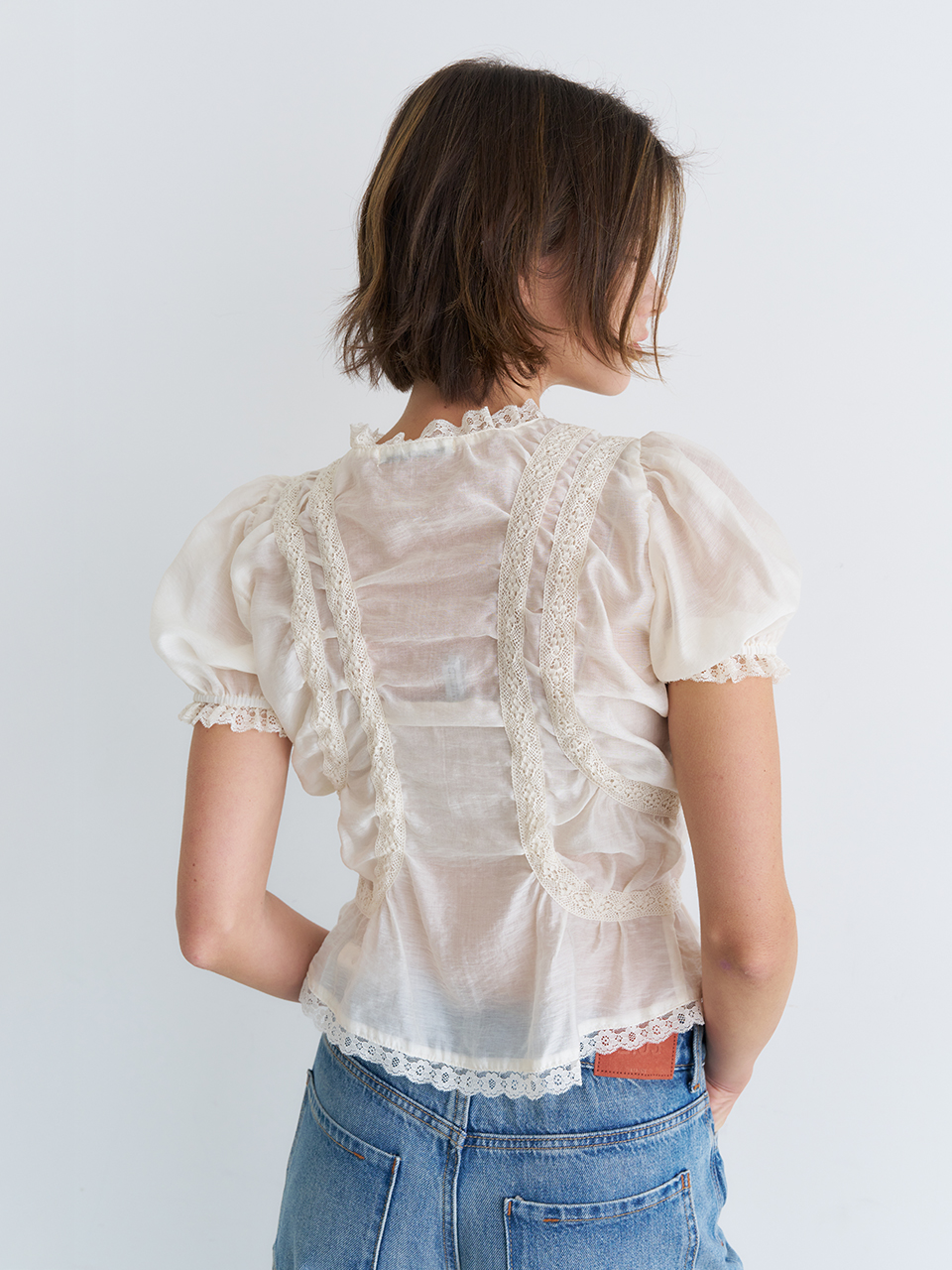 PUFF SLEEVE LACE POINT BLOUSE_CREAM