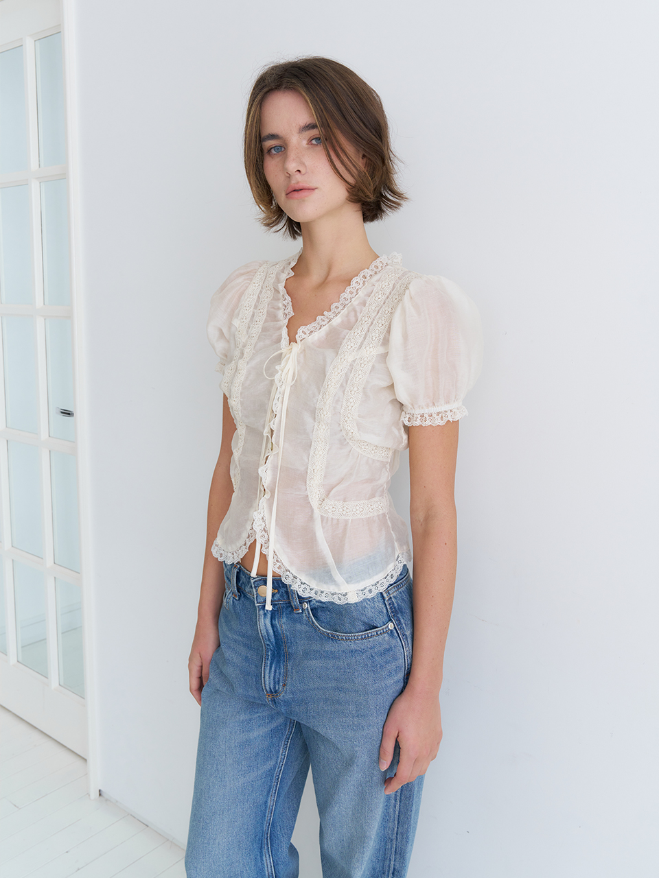 PUFF SLEEVE LACE POINT BLOUSE_CREAM