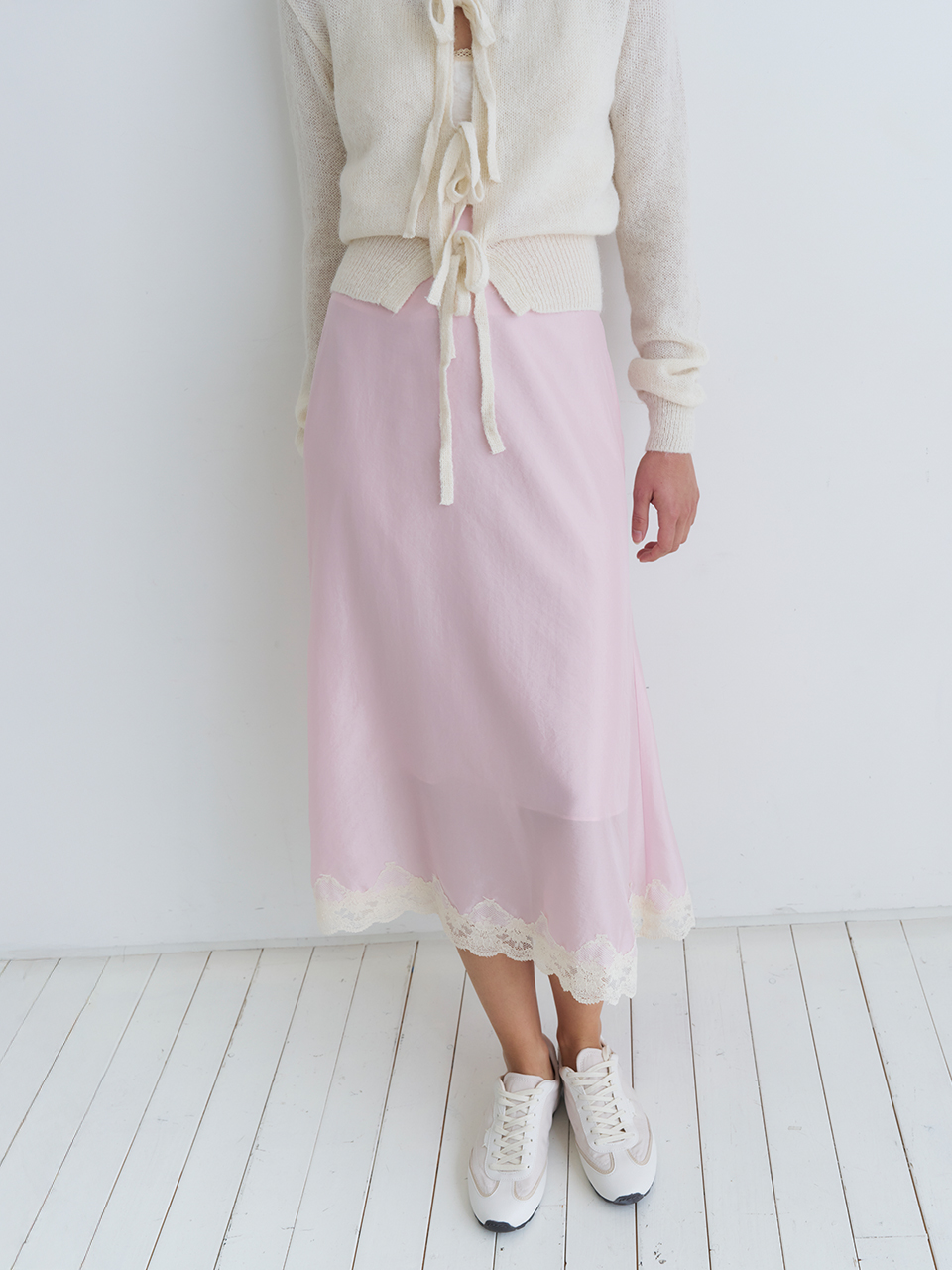 LACE TRIM SATIN MIDI SKIRT_PINK