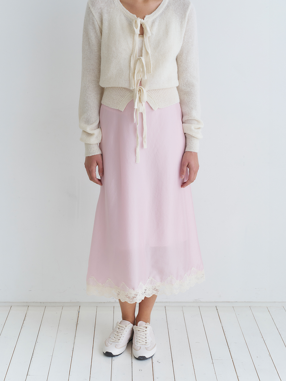 LACE TRIM SATIN MIDI SKIRT_PINK