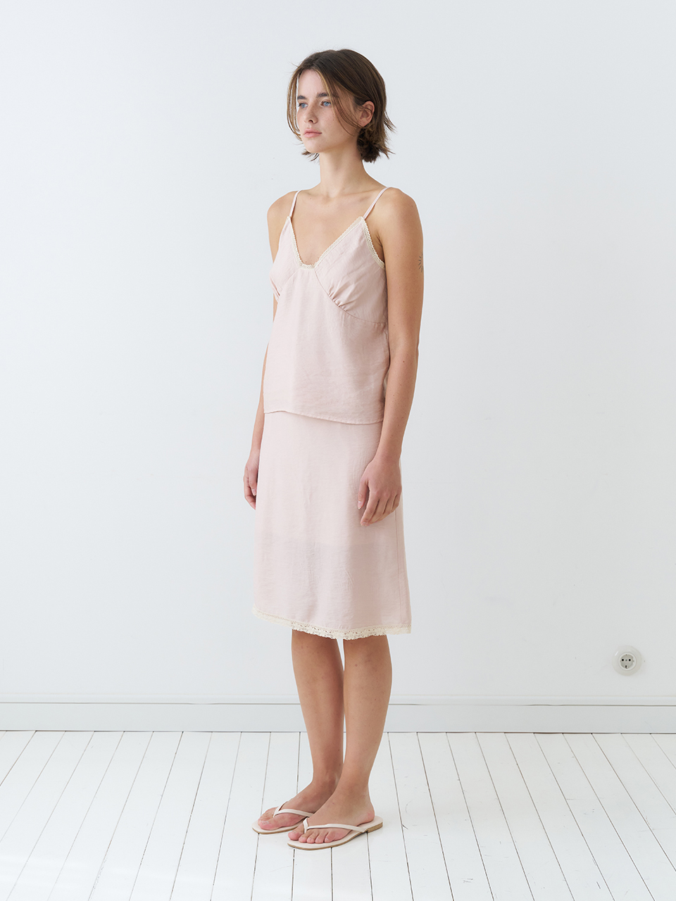 LACE TRIM MIDI SKIRT_PINK