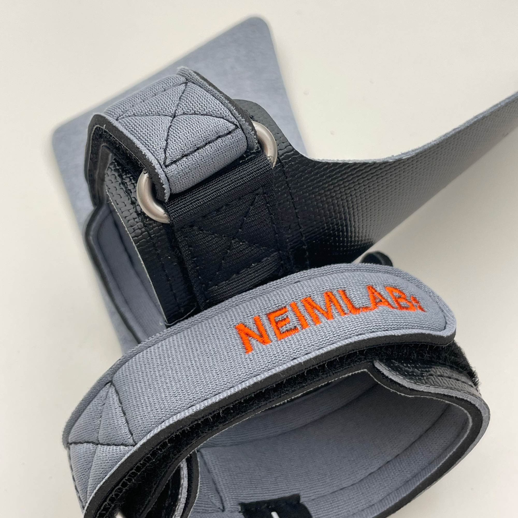 NEIMLAB GRIPS 2 (Grey Hunter)