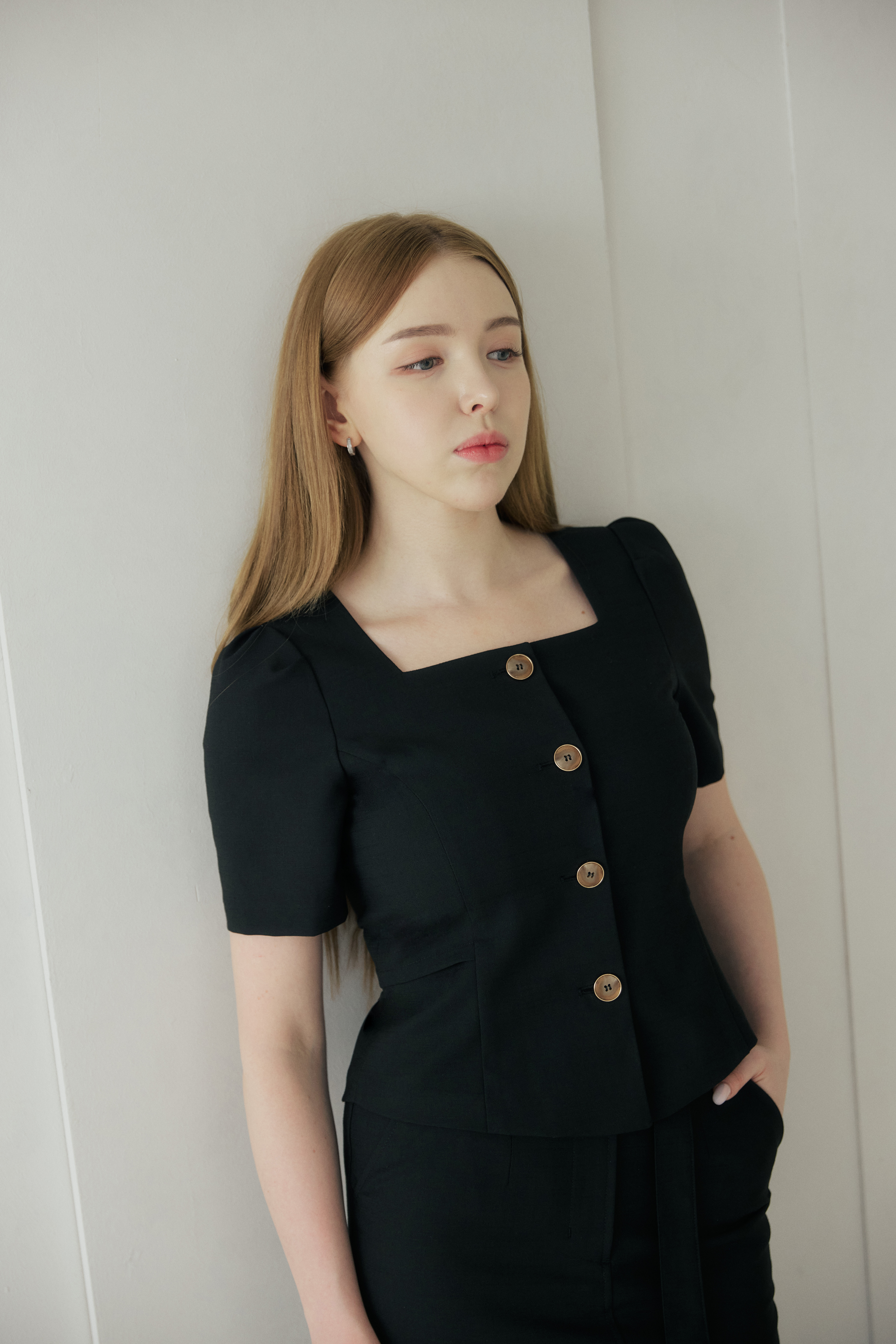 레마스퀘어넥자켓