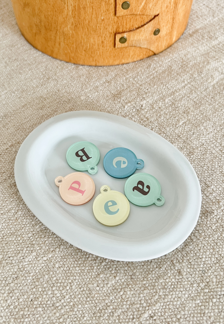 Round Nametag 이니셜