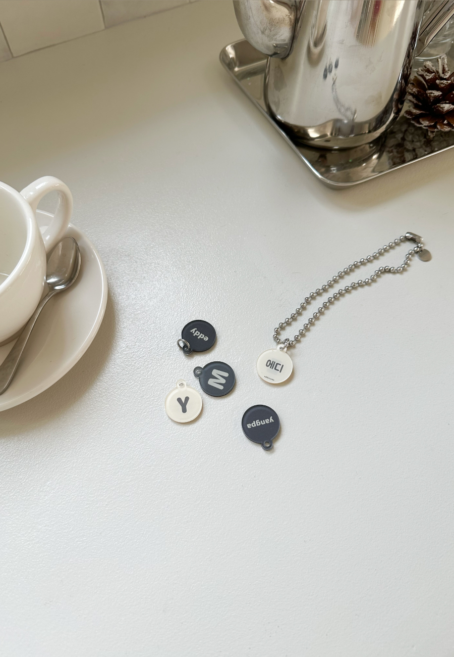 Round Nametag Gray Cream