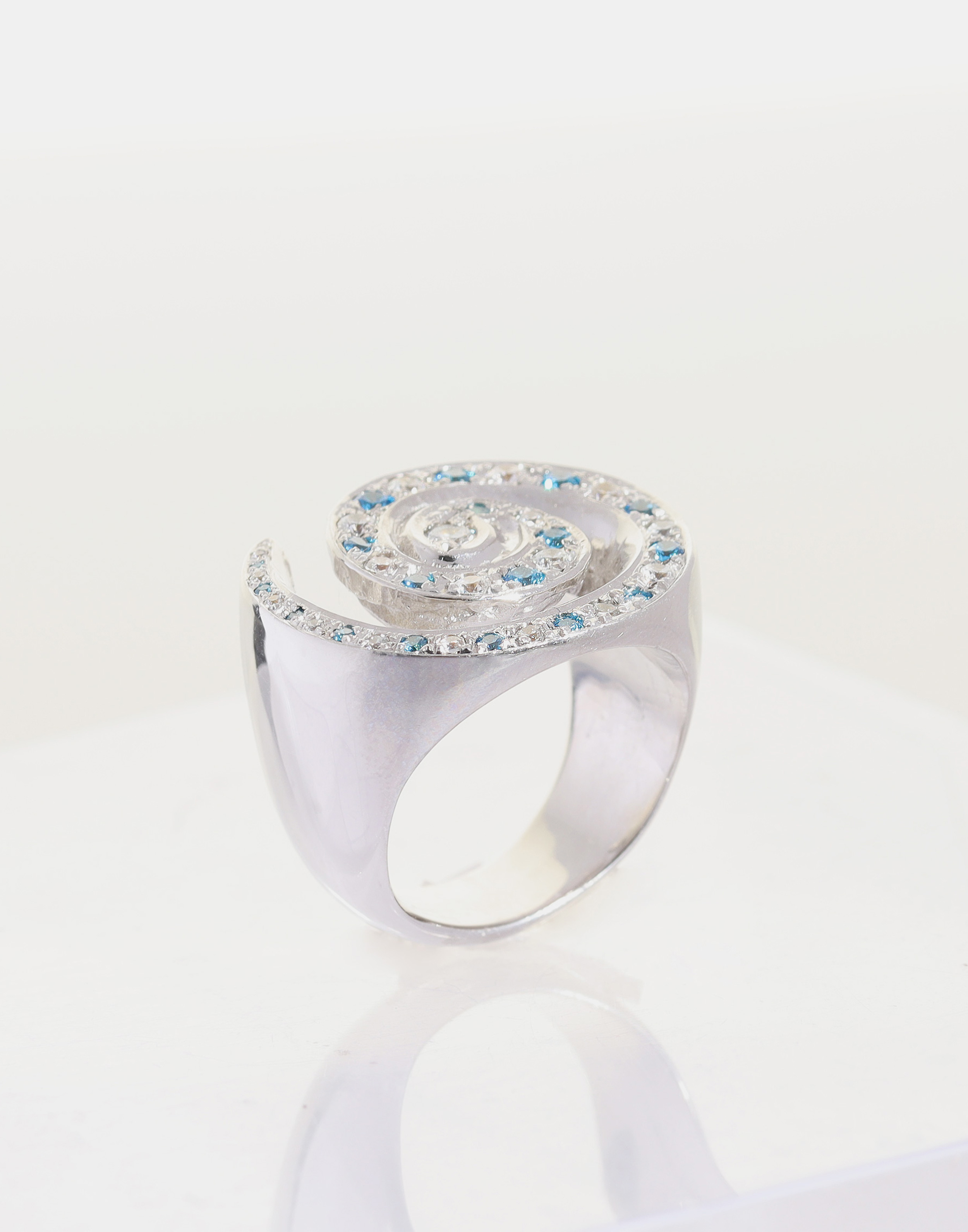 Crystal Vortex 반지 아쿠아 블루