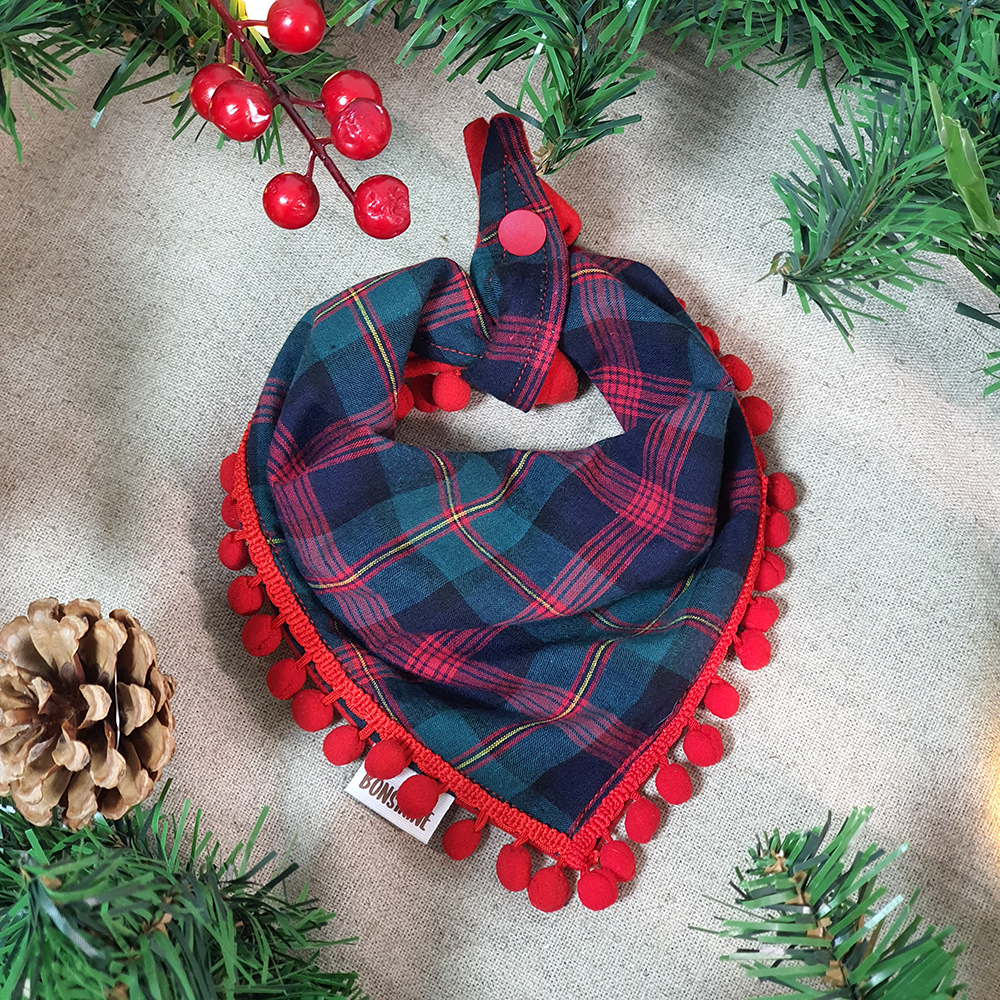 CHRISTMAS PLAID POMPOM Multiway Bandana