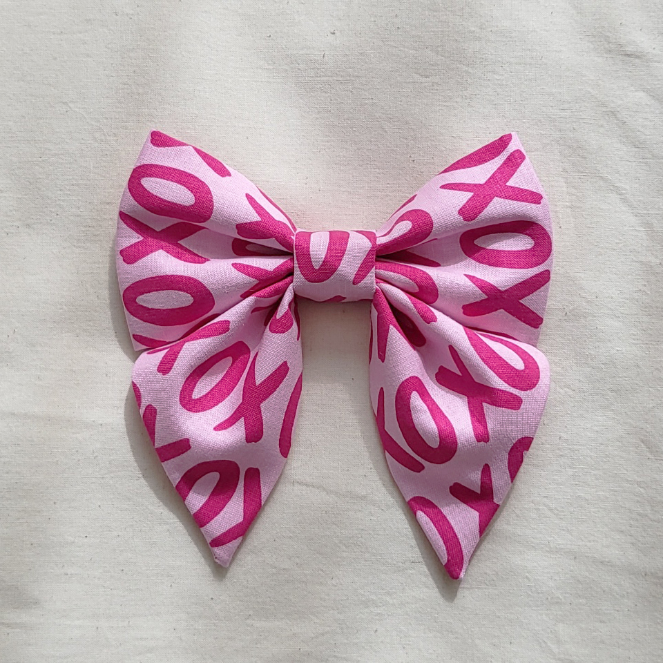 HUGS & KISSES Bow + Bow tie