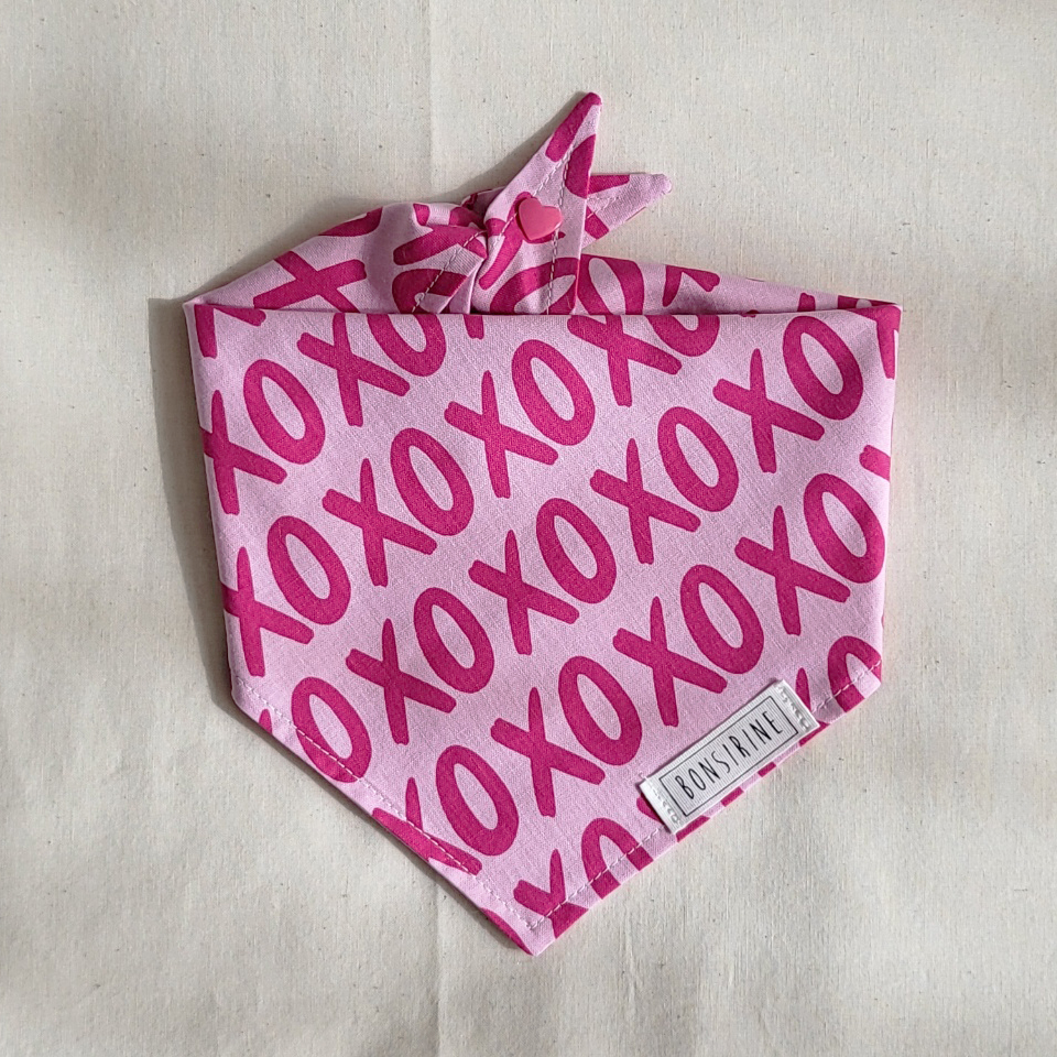 HUGS & KISSES Bandana