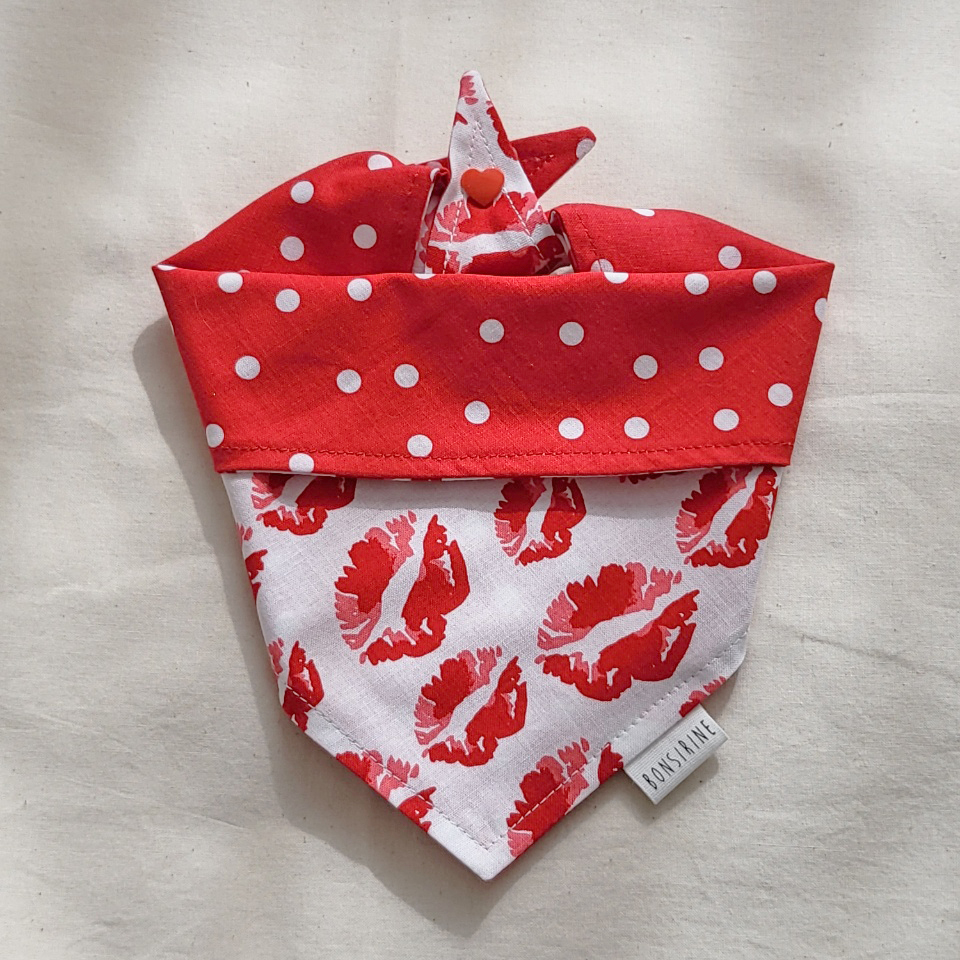 KISS ME RED DOT Multiway Bandana