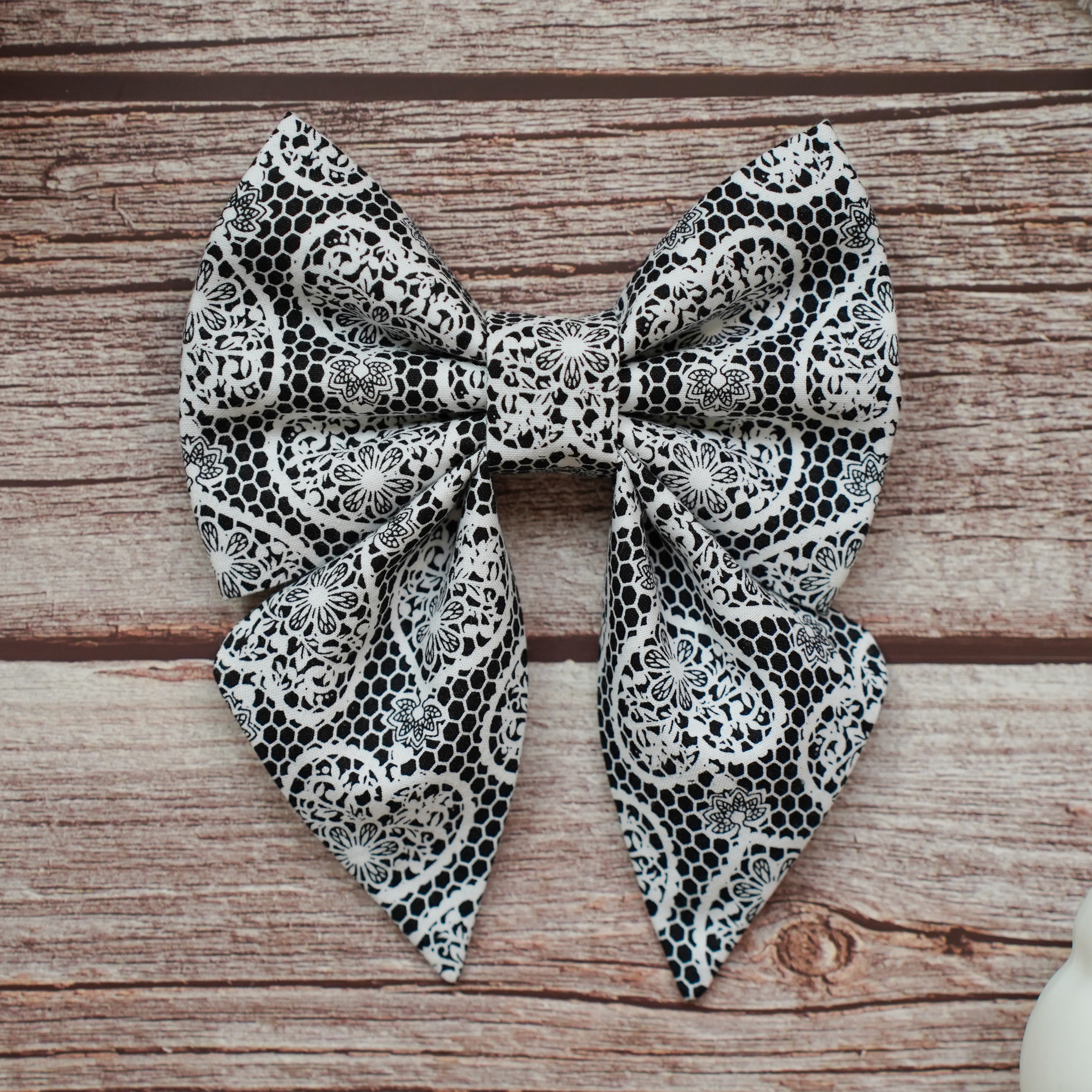 GOTHIC HEART bow + bow tie