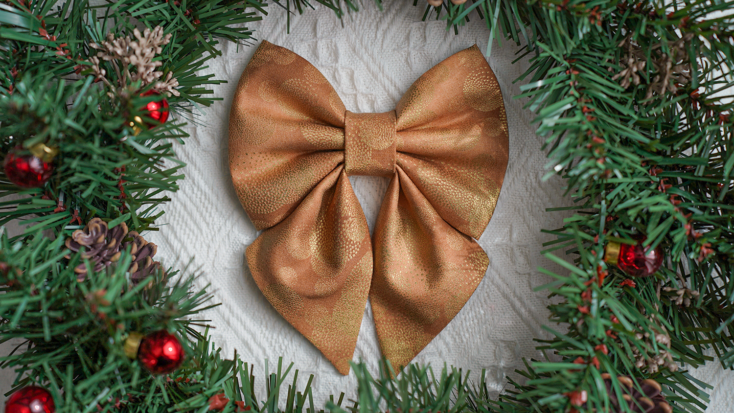 Shine like Gold bow + bow tie