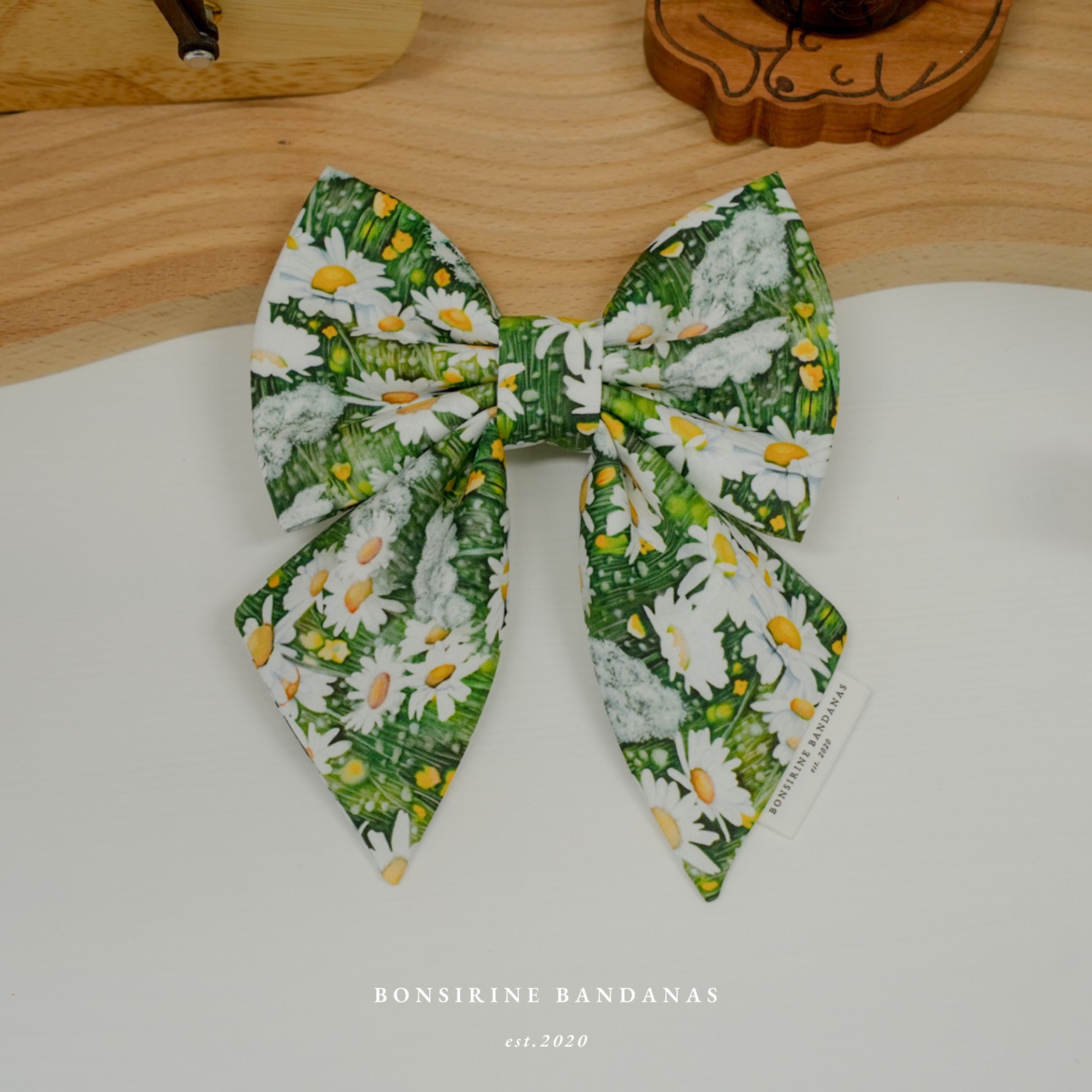 Wild Daisy Bow